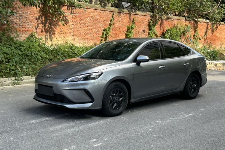 BYD Seal 05 DM-i 2025 — фото 1