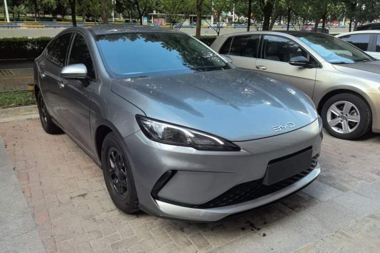 BYD Seal 05 DM-i 2025 — фото 3