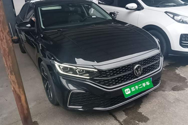 Volkswagen Passat 2023 — 3