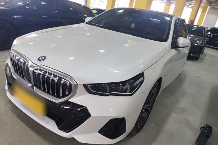 BMW i5 2024 — фото 1