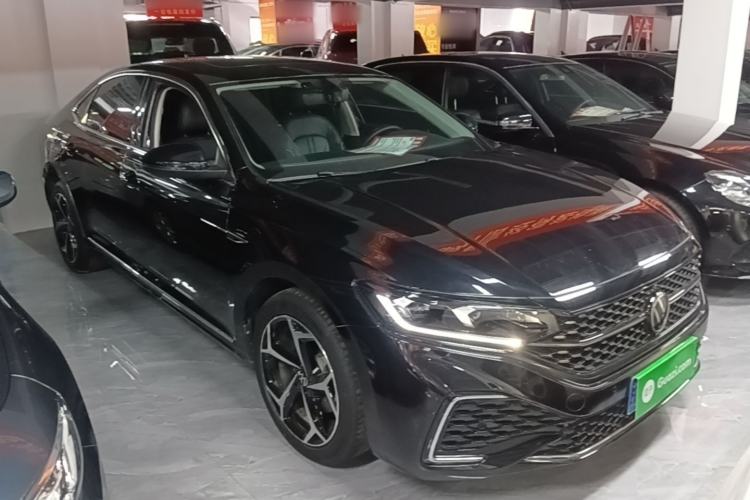 Volkswagen Passat 2023 — 3
