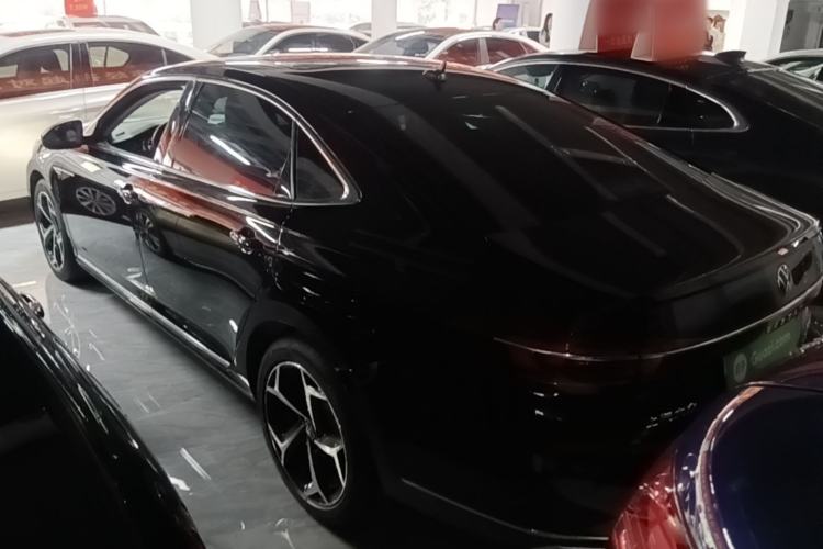 Volkswagen Passat 2023 — 4
