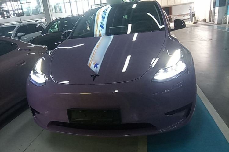 Tesla Model Y 2023 — 2