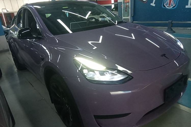 Tesla Model Y 2023 — 3