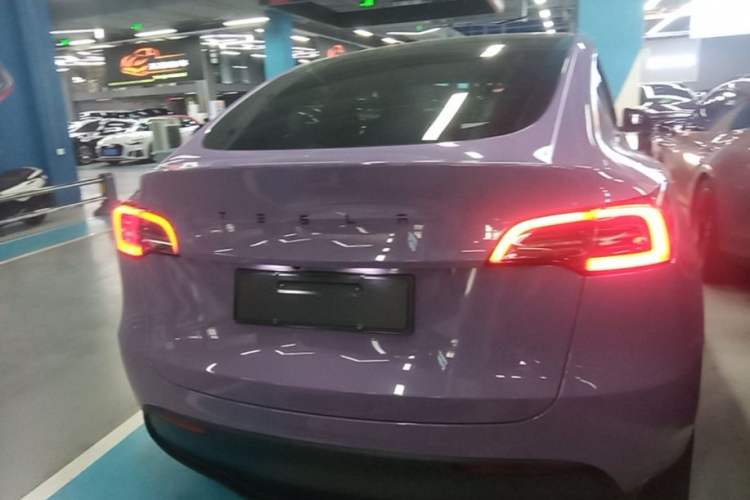 Tesla Model Y 2023 — 5