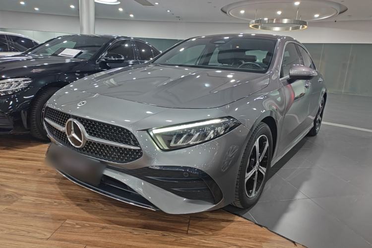 Mercedes-Benz A 200 L 2023 — фото 1