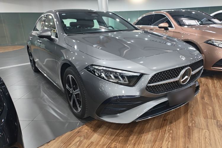 Mercedes-Benz A 200 L 2023 — фото 3