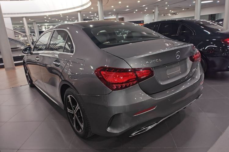 Mercedes-Benz A 200 L 2023 — фото 4