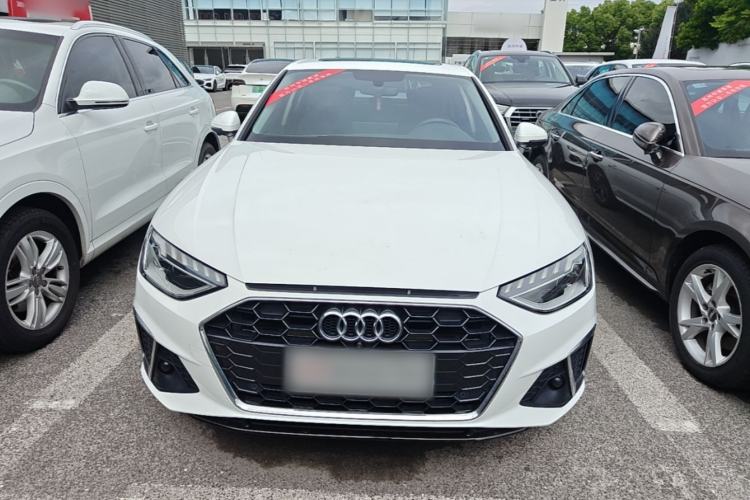 Audi A4 2020 — 2