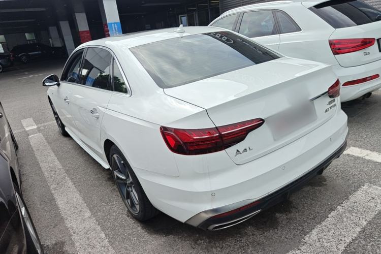Audi A4 2020 — 4