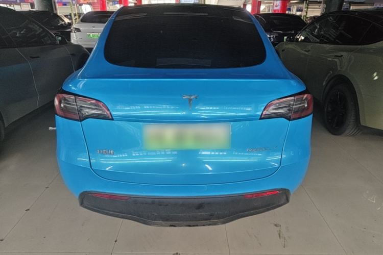 Tesla Model Y 2022 — 5