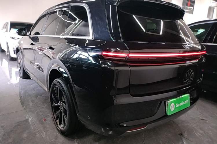 Li Auto L8 2023 — 4