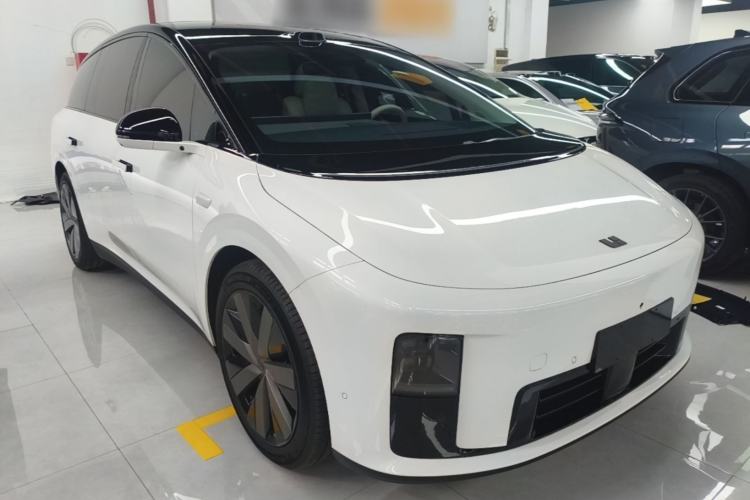 Li Auto i8 2025 — 3