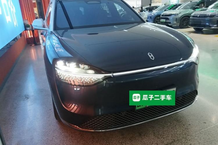 AITO M9 2024 — 3