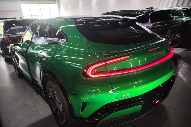Xiaomi Auto YU7 2025 — фото 4
