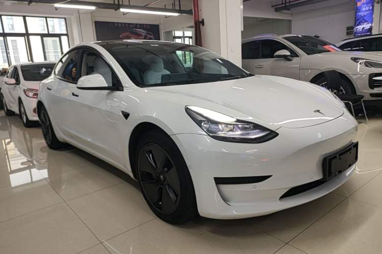 Tesla Model 3 2022 — 3
