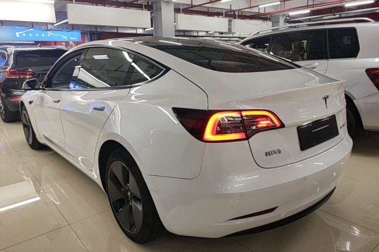 Tesla Model 3 2022 — 4