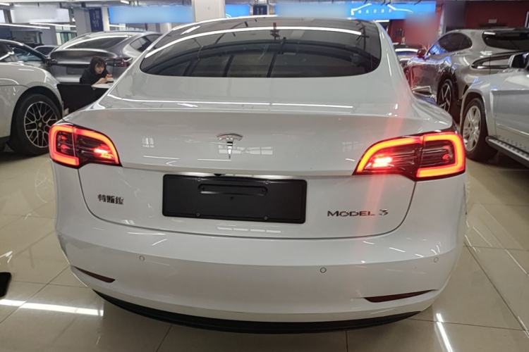 Tesla Model 3 2022 — 5