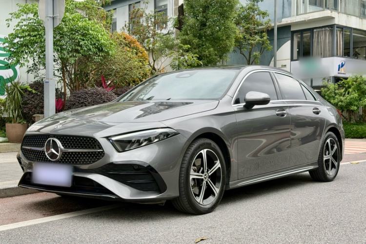Mercedes-Benz A 200 L 2023 — фото 1