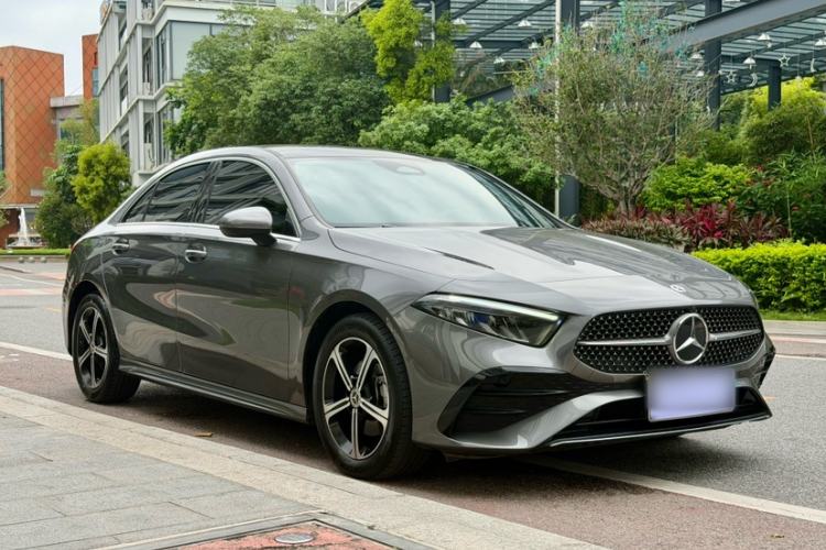 Mercedes-Benz A 200 L 2023 — фото 3