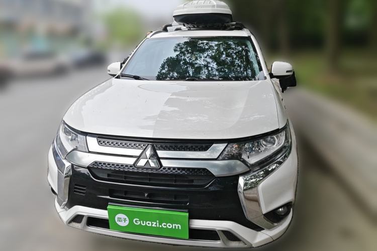 Mitsubishi outlander 2021 — фото 2
