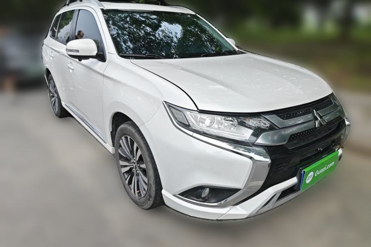 Mitsubishi outlander 2021 — фото 3
