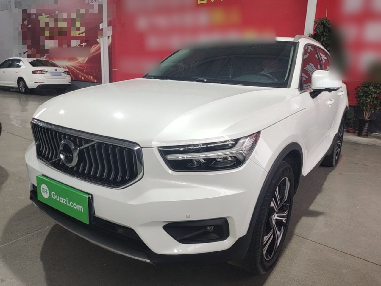 Volvo XC40 2021 — фото 1