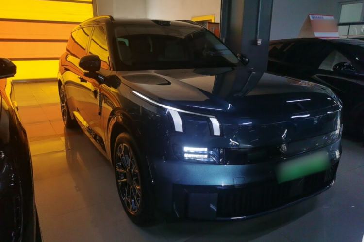 Lynk & Co 900 2025 — 3