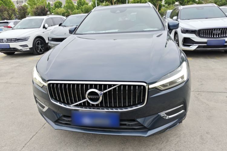 Volvo XC60 2021 — 2