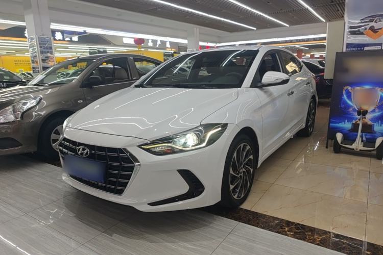 Hyundai Elantra 2020 — фото 1