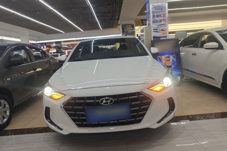 Hyundai Elantra 2020 — фото 2
