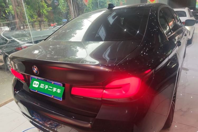BMW 530Li 2022 — 5