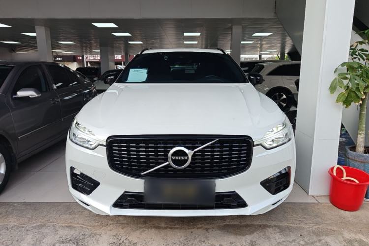 Volvo XC60 2021 — 2