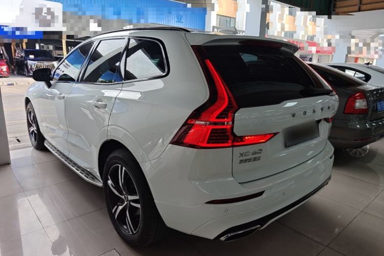 Volvo XC60 2021 — 4