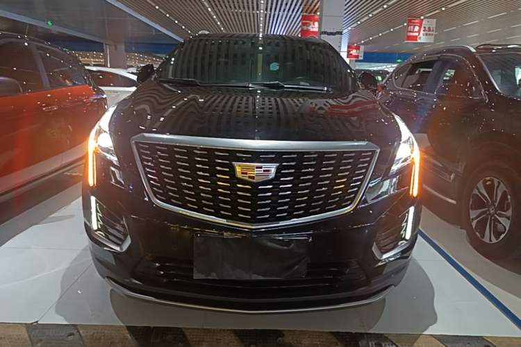 Cadillac XT5 2023 — фото 2