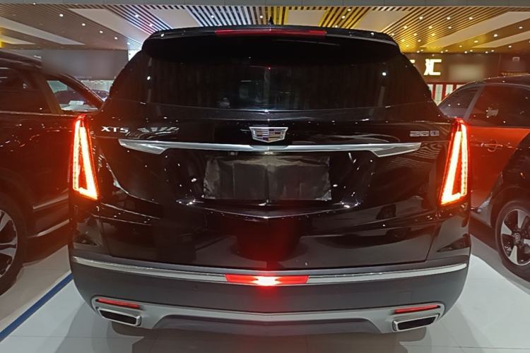 Cadillac XT5 2023 — фото 5