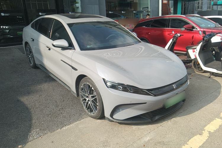 BYD Han 2025 — 3