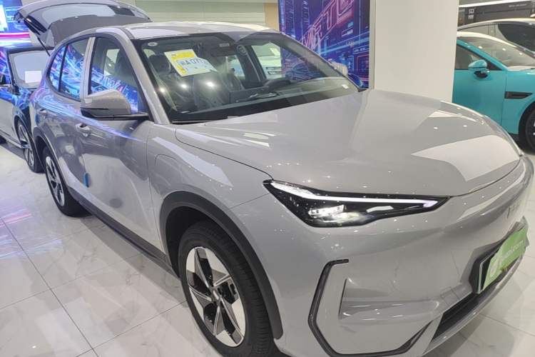Geely E5 2024 — 3