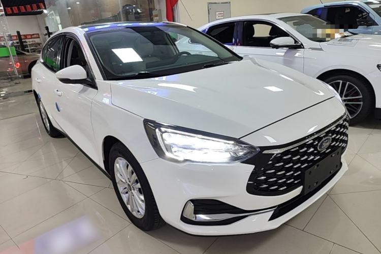 Ford Focus 2021 — 3