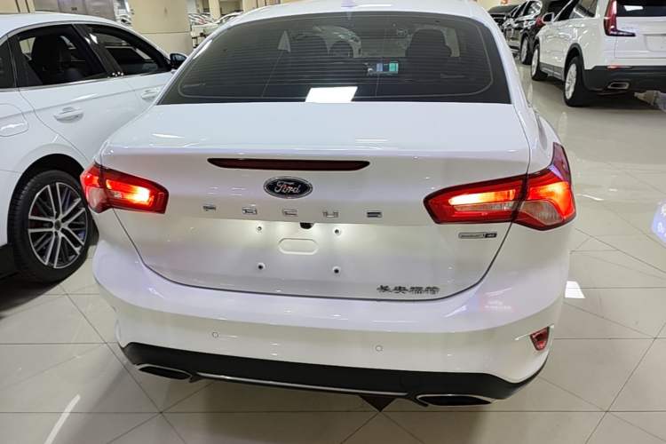 Ford Focus 2021 — 5