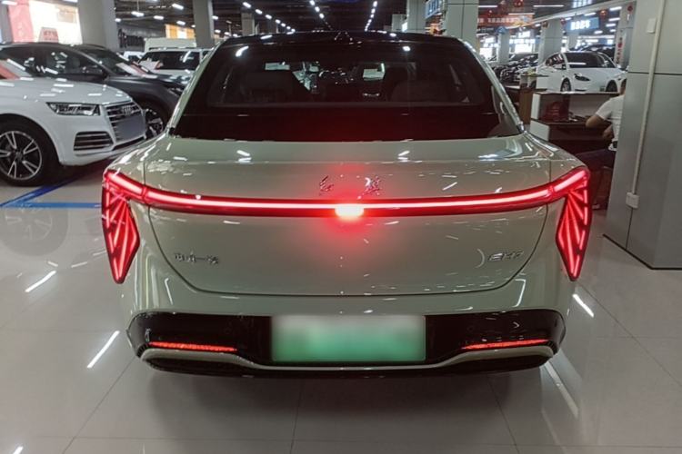 Hongqi eh7 2025 — 5