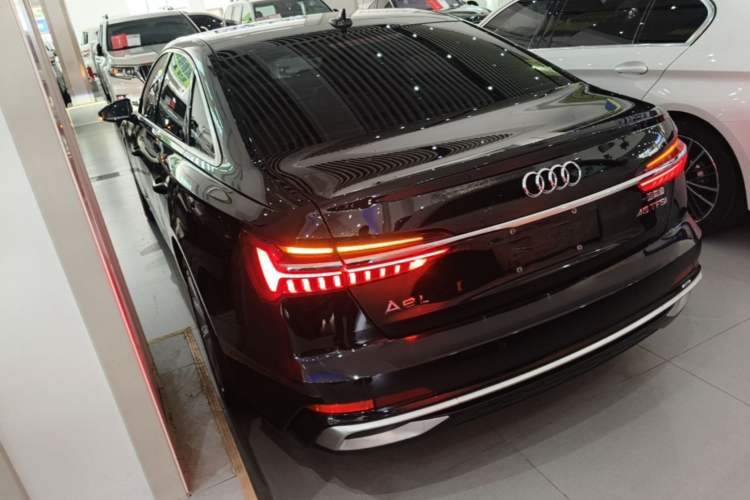 Audi A6L 2023 — фото 4