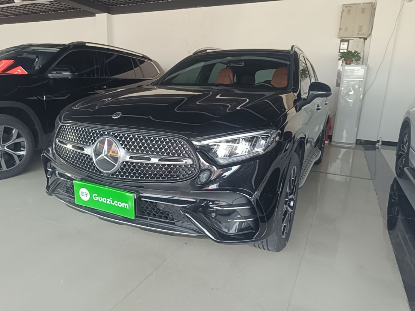 Mercedes-Benz GLC 260 L 2023 — фото 1