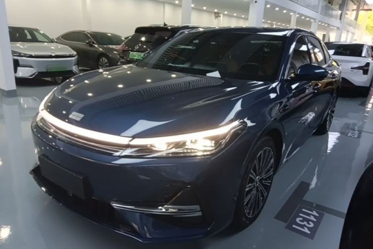 Geely Galaxy A7 2025 — фото 1