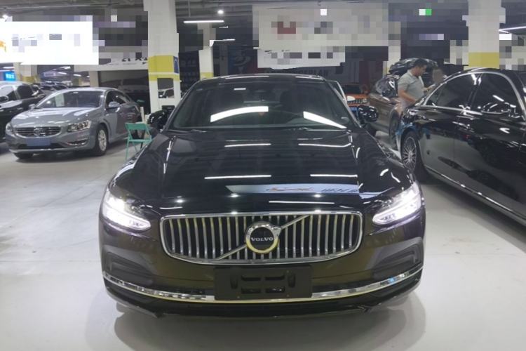 Volvo S90 2024 — 2