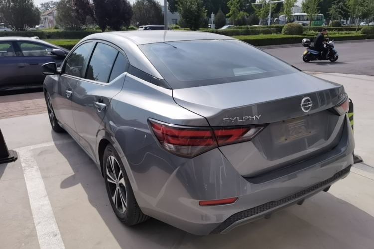 Nissan Sentra 2020 — 4