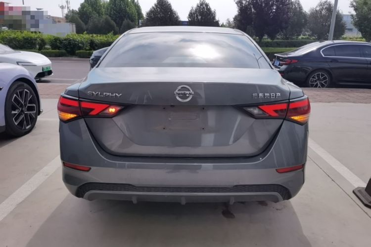 Nissan Sentra 2020 — 5