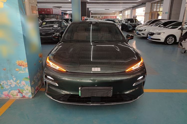 Geely Galaxy 8 2025 — 2