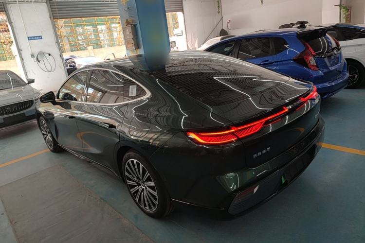 Geely Galaxy 8 2025 — 4