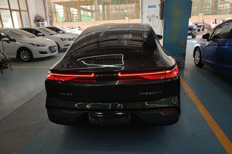 Geely Galaxy 8 2025 — 5